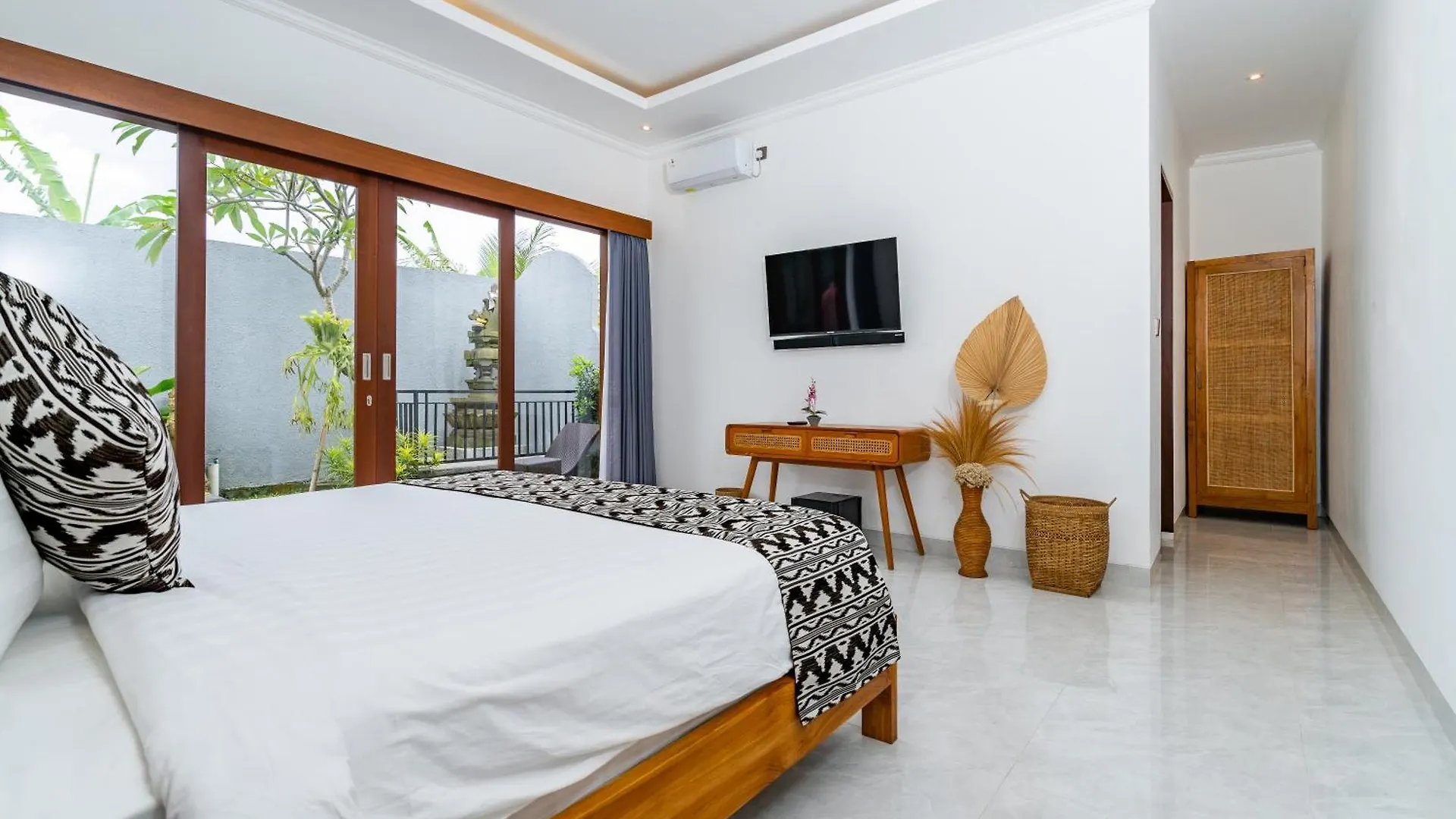 Made Ubud Villa Indonesia